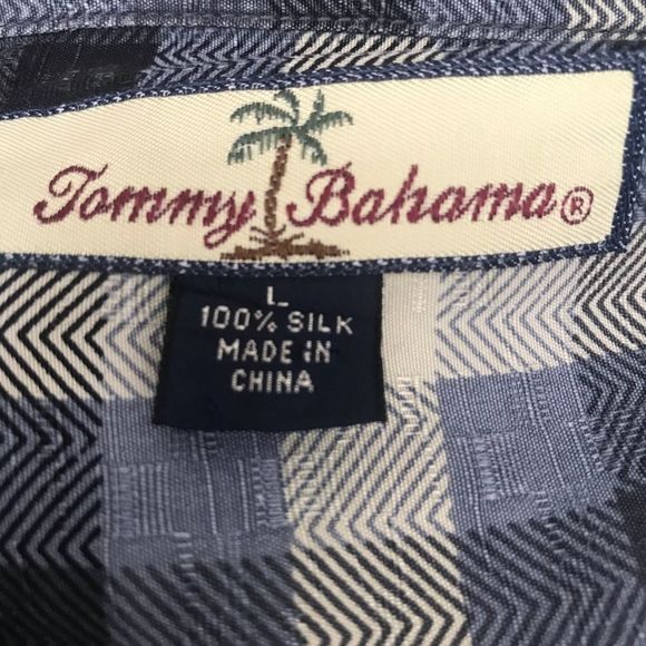 Tommy Bahama Other - TOMMY BAHAMA silk shirt sleeve men’s button shirt!